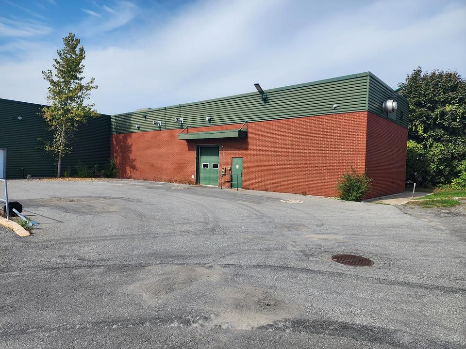 2695 Avenue Dollard, Montreal, QC