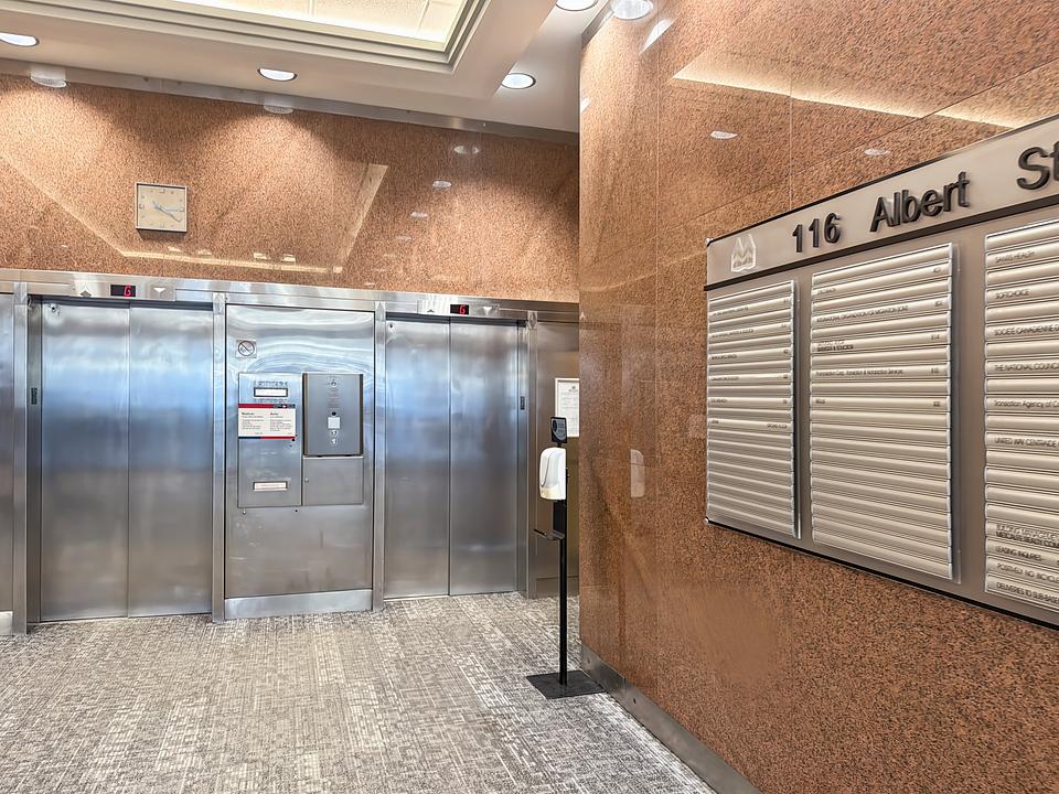 200 & 300 - 300-116 Albert Street, Ottawa, ON