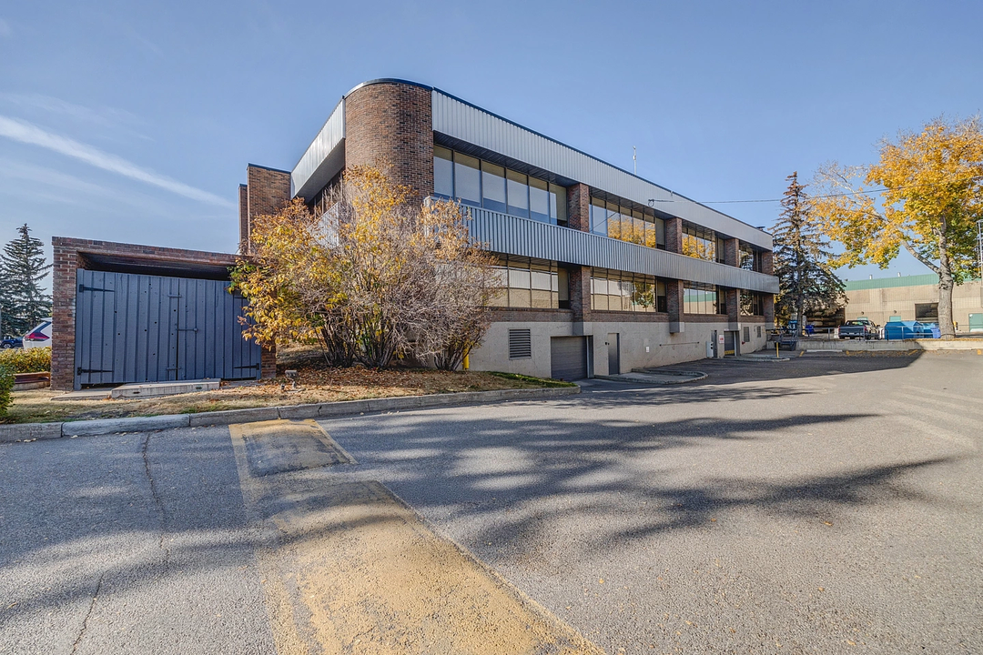 150C - 550 71 Avenue Southeast, Calgary, AB