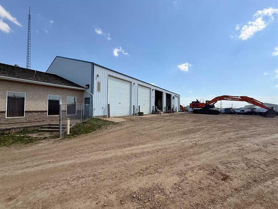 2101 17 Avenue, Wainwright, AB