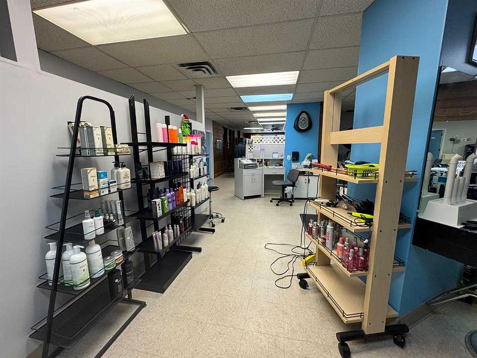 5033 50 Avenue, Ponoka, AB