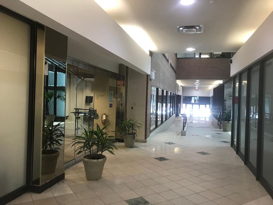 205 - 277 Lakeshore Road East, Oakville, ON