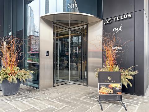 685 Centre Street South, Calgary, AB