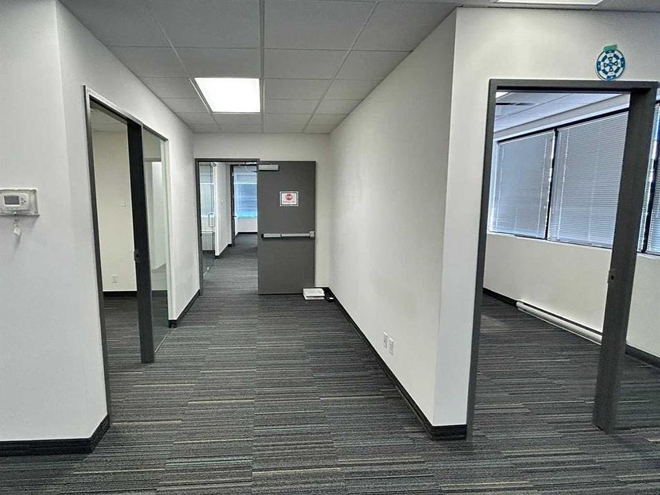 200 - 1029 17 Avenue Southwest, Calgary, AB