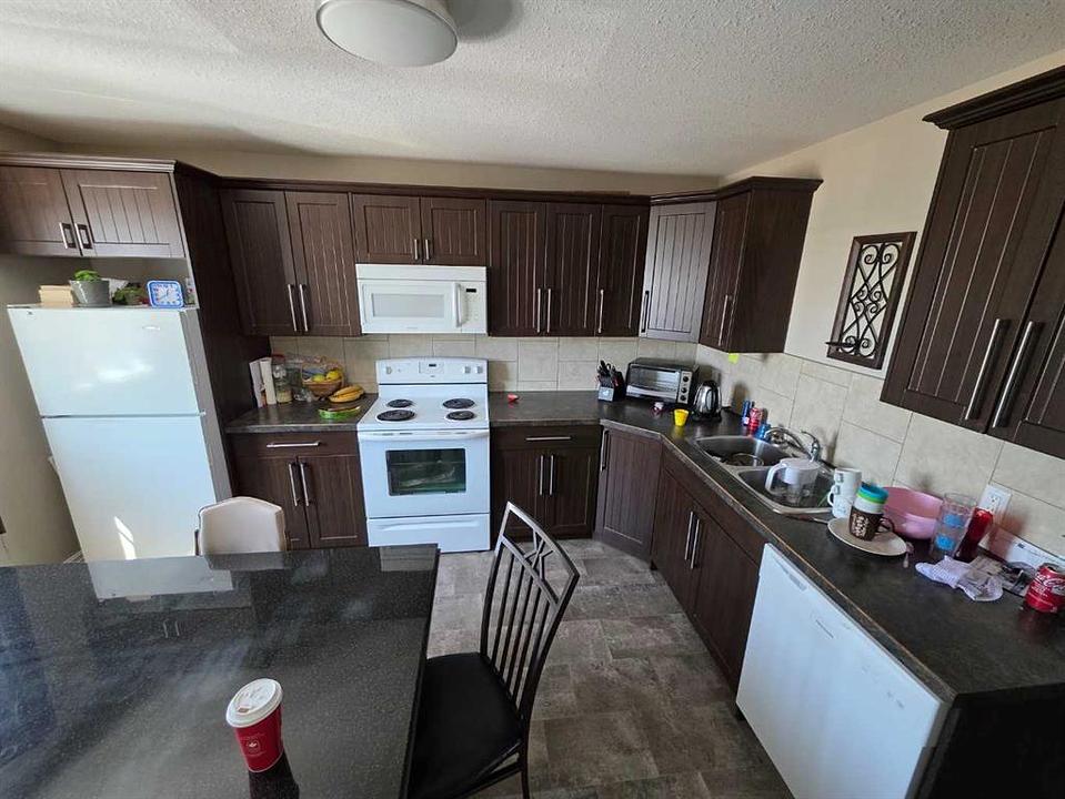 511 2 Avenue North, Vauxhall, AB