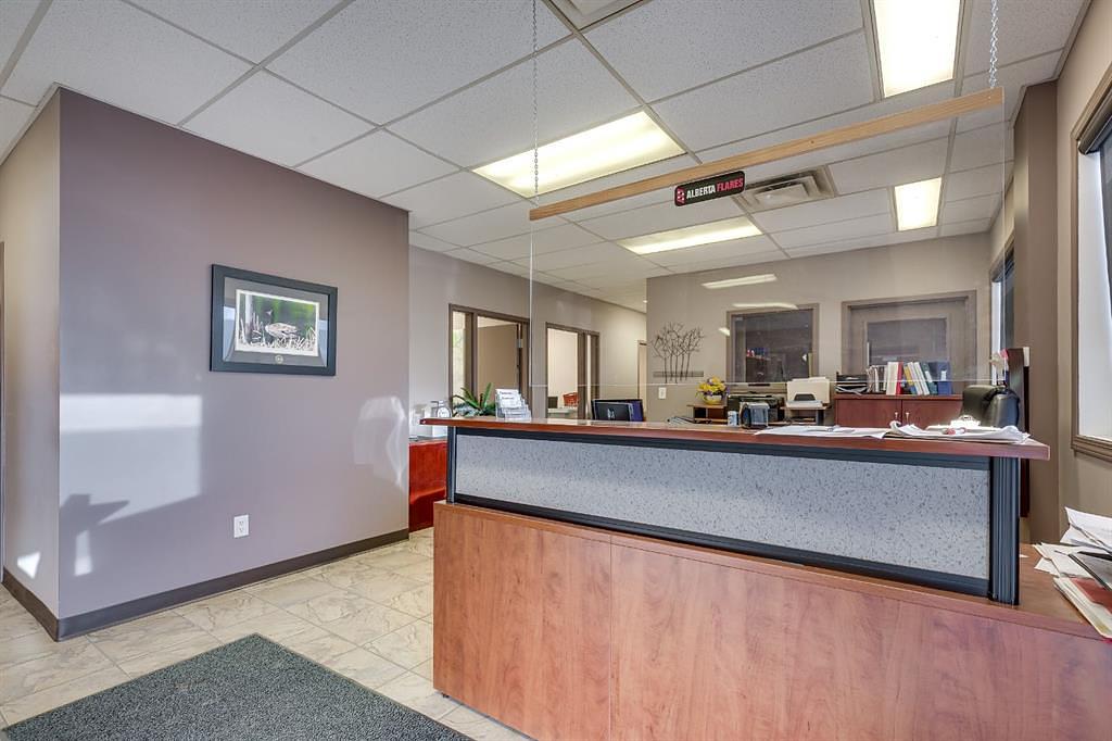 44 Avenue, Ponoka, AB