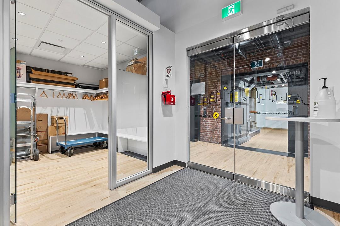 8.300 - 2500-1751 Rue Richardson, Montreal, QC