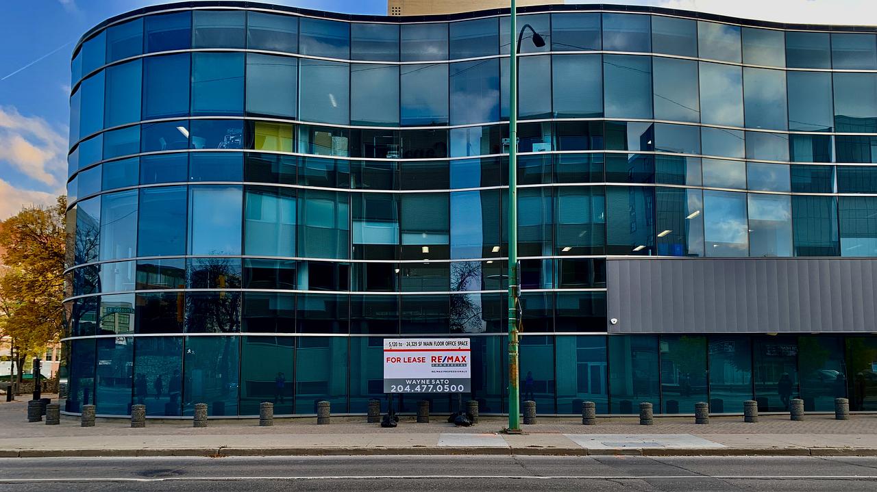 Main Flr - 400 Ellice Avenue, Winnipeg, MB