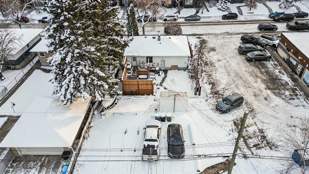 2040 42 Avenue Southwest, Calgary, AB