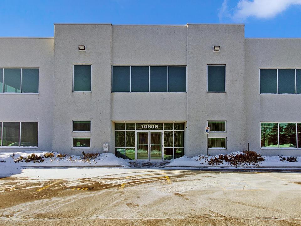 B - 1060 B Lorimar Drive, Mississauga, ON