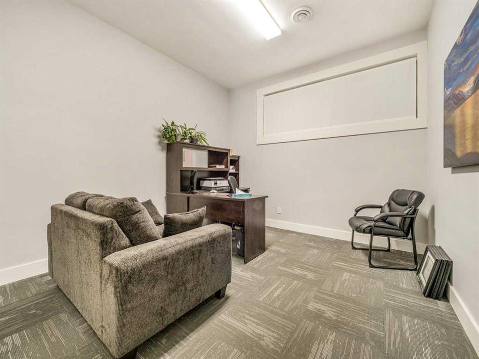19 Broadway Street North, Raymond, AB