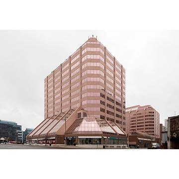 90 Burnhamthorpe Rd W, Mississauga, ON