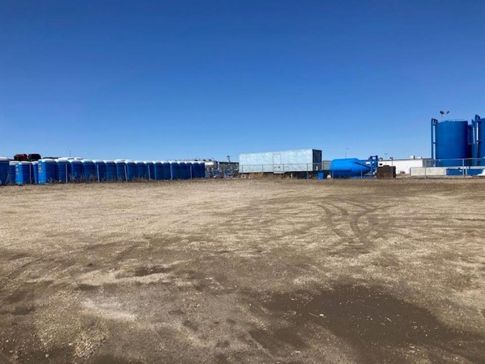 Bay #6 & 7 - 10602 79 Avenue, Clairmont, AB