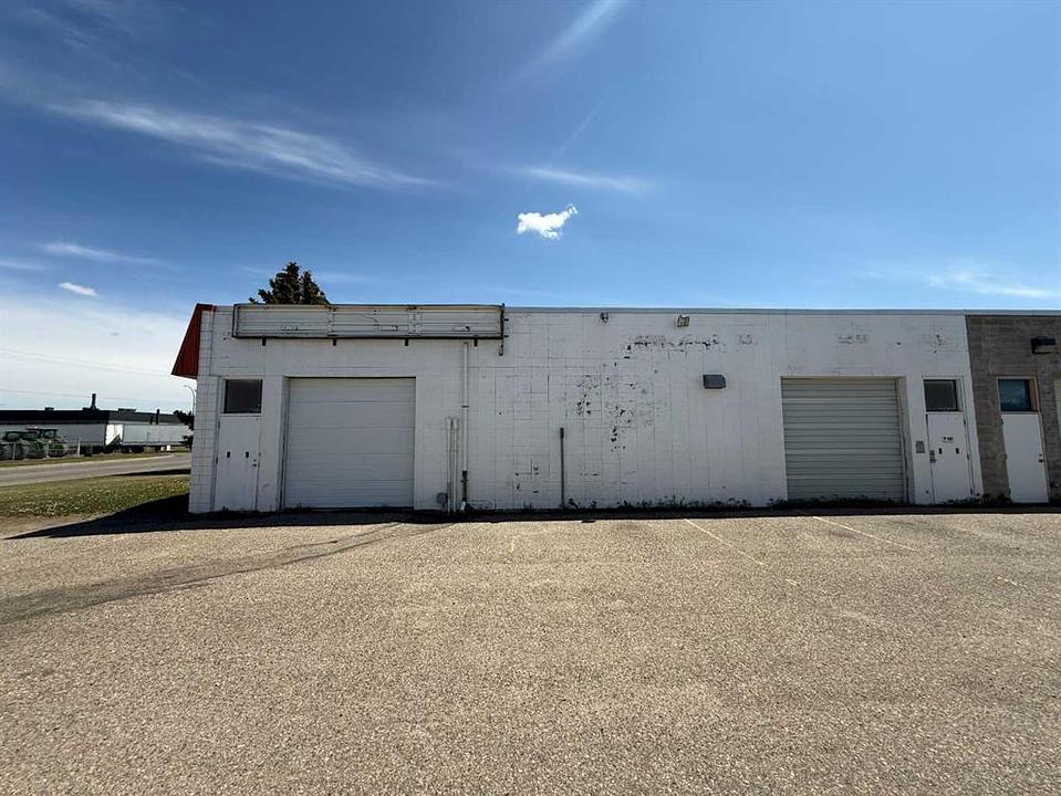A - 1710 31 Street North, Lethbridge, AB