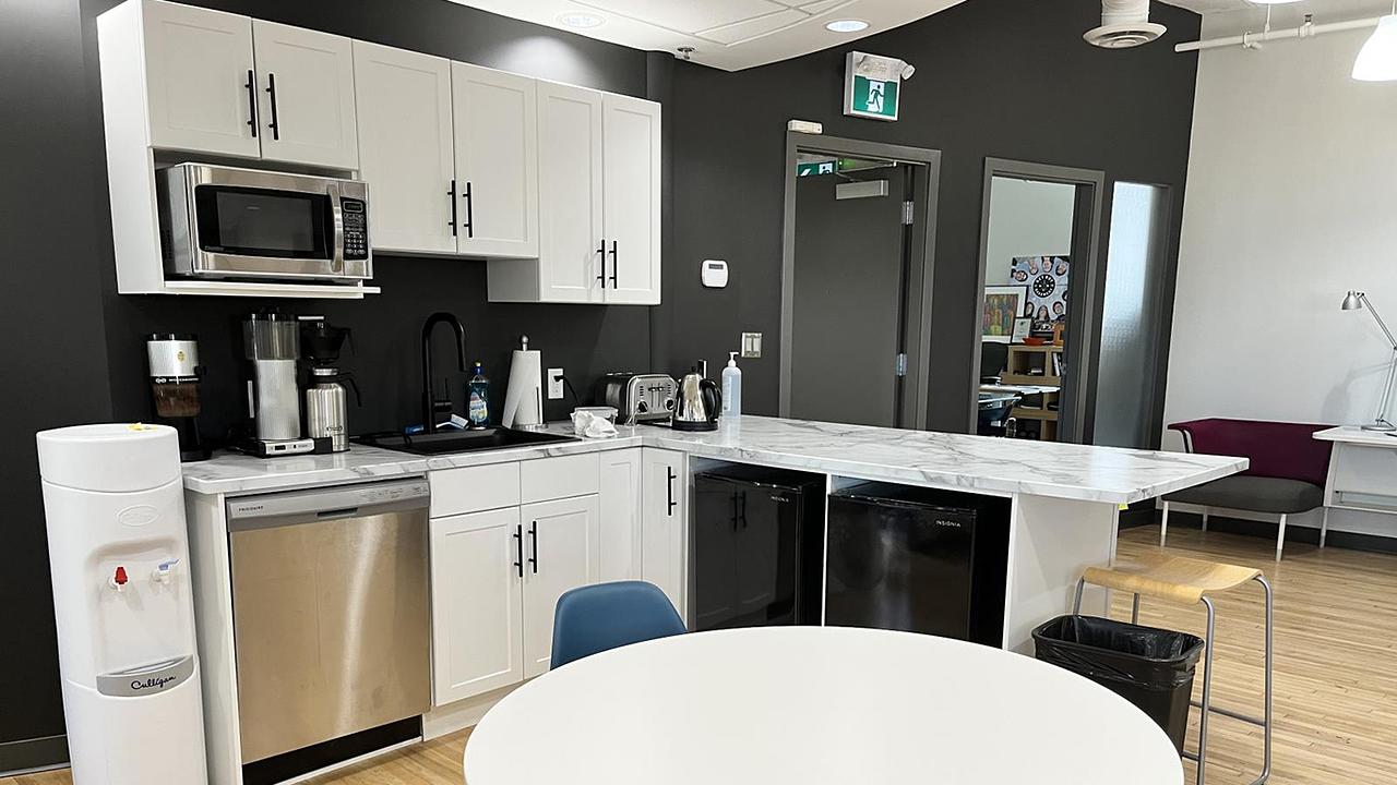 West Unit - 211 Bannatyne Ave, Winnipeg, MB