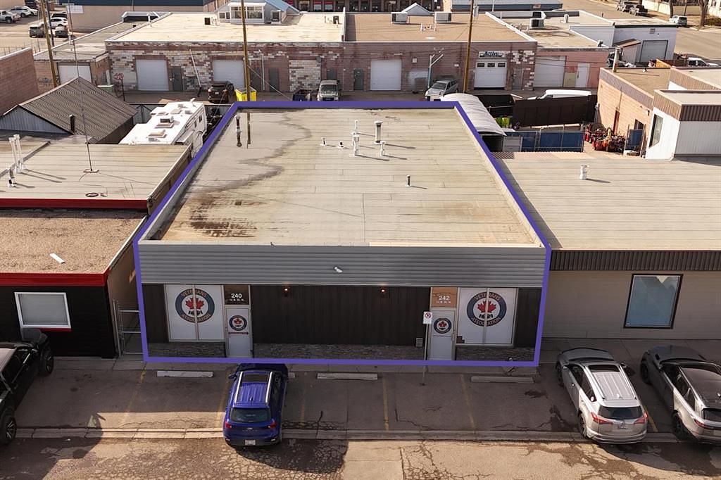 242 12B Street North, Lethbridge, AB