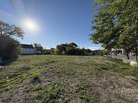 1075 Main Street, Winnipeg, MB