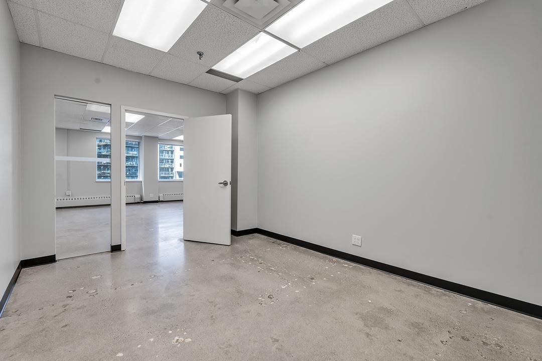 606 - 111 Peter Street, Toronto, ON