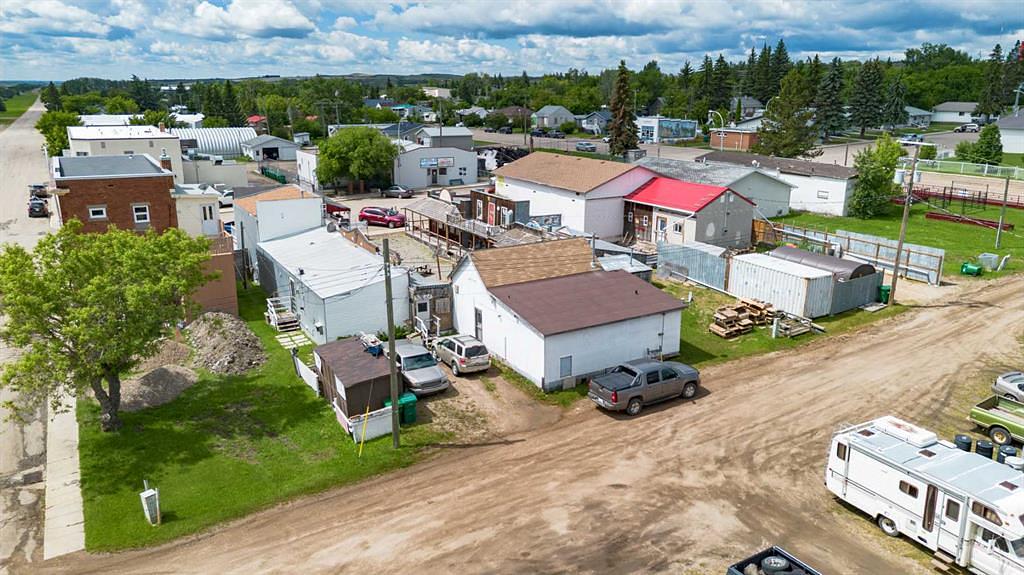 44 Main Street East, Big Valley, AB