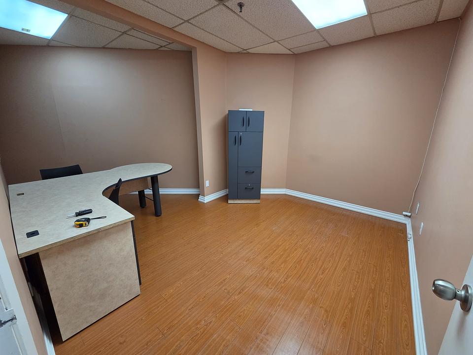 7 - 140 Advance Blvd, Brampton, ON