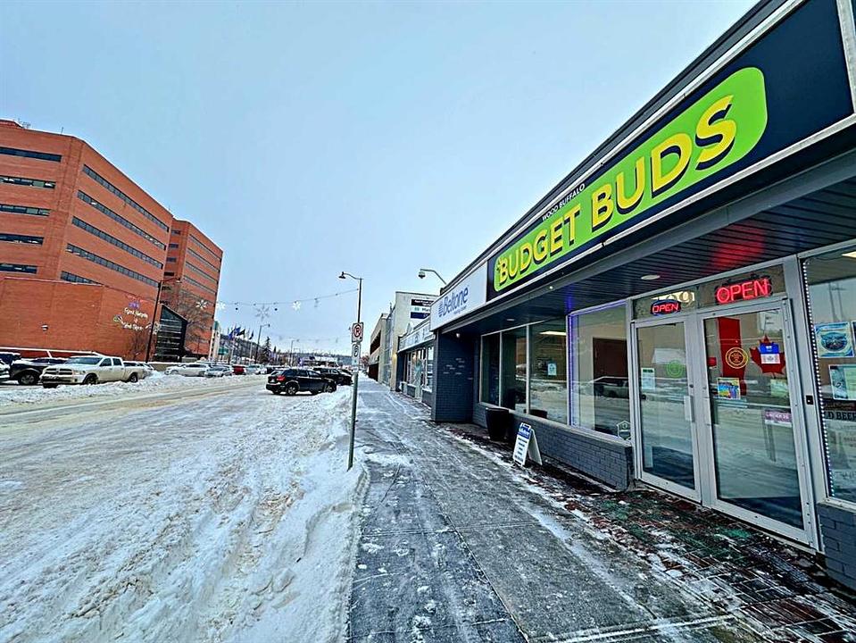 105 - 9904 Franklin Avenue, Fort McMurray, AB