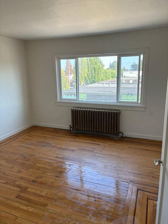 8 - 7387 10th Ave , Burnaby, BC