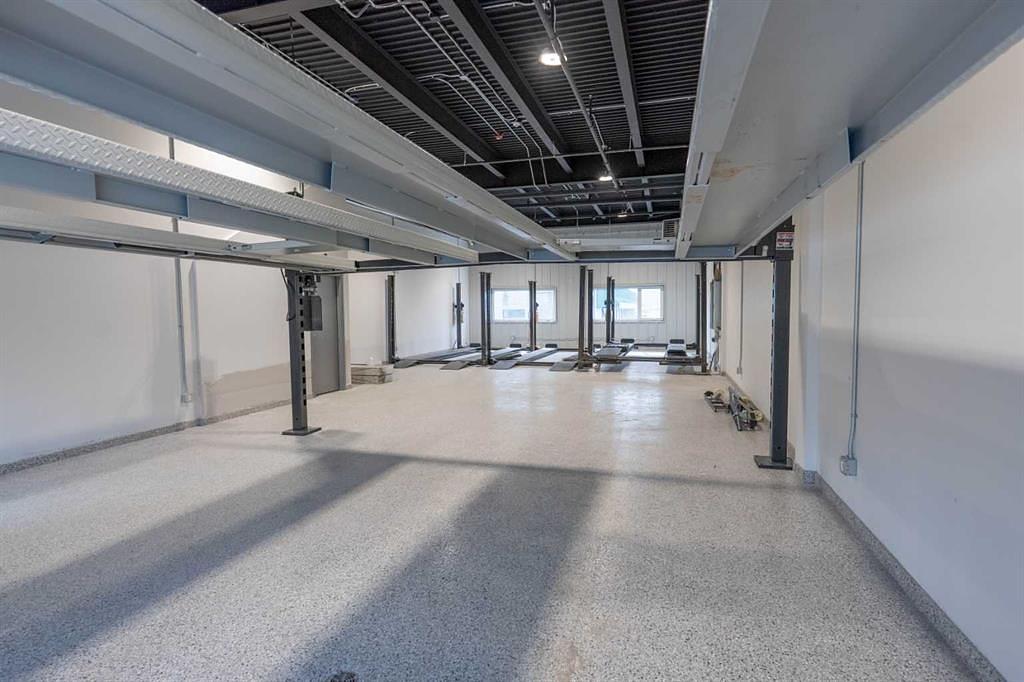 112 - 200 Alpine Meadows, Canmore, AB