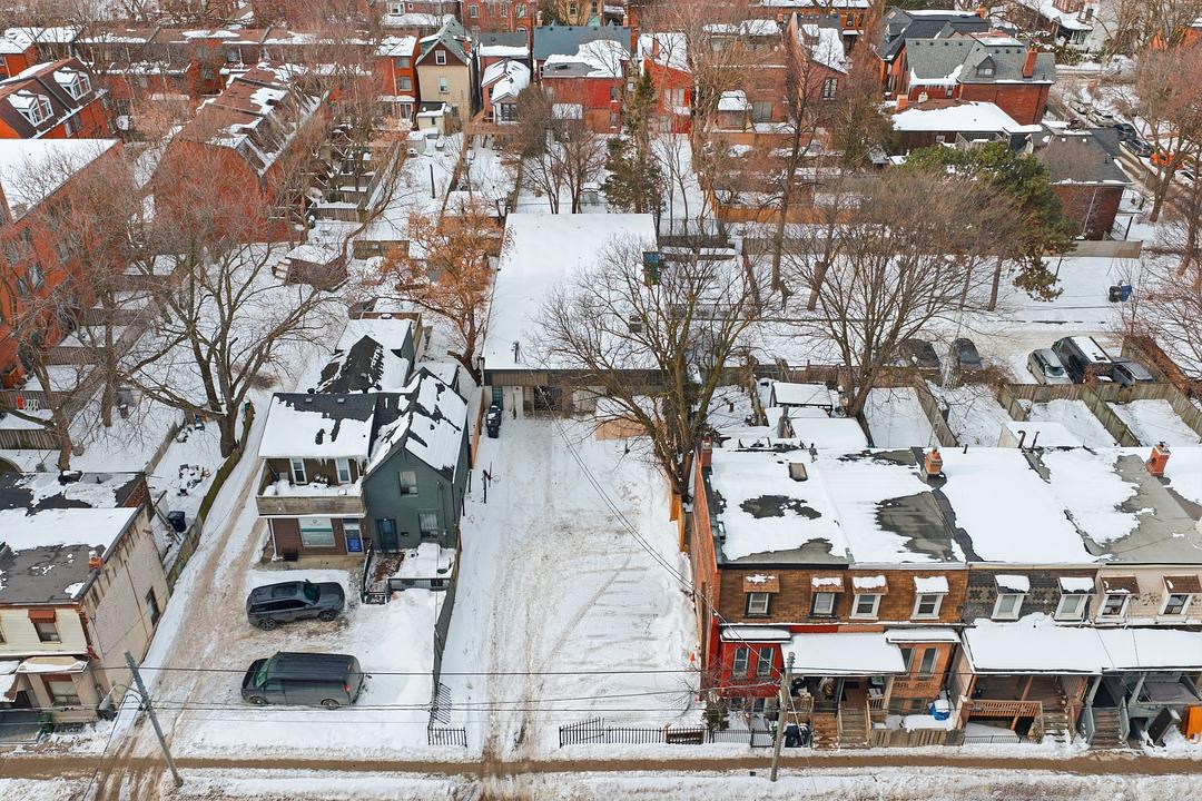 322 Dufferin Street, Toronto, ON