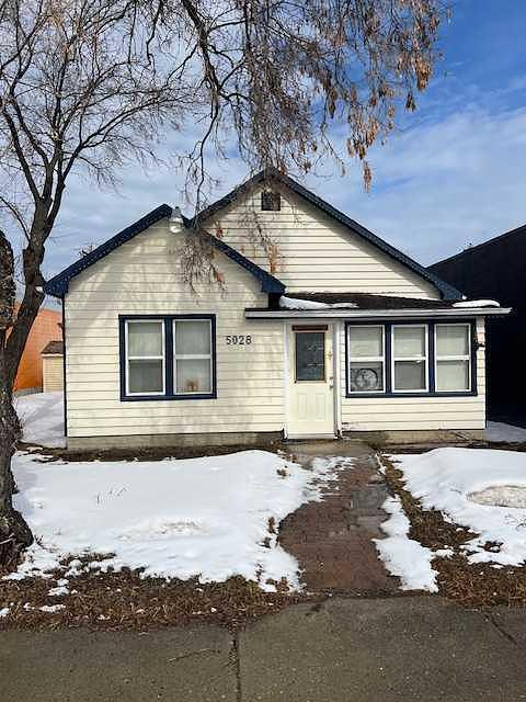 5028 51 Avenue, Whitecourt, AB