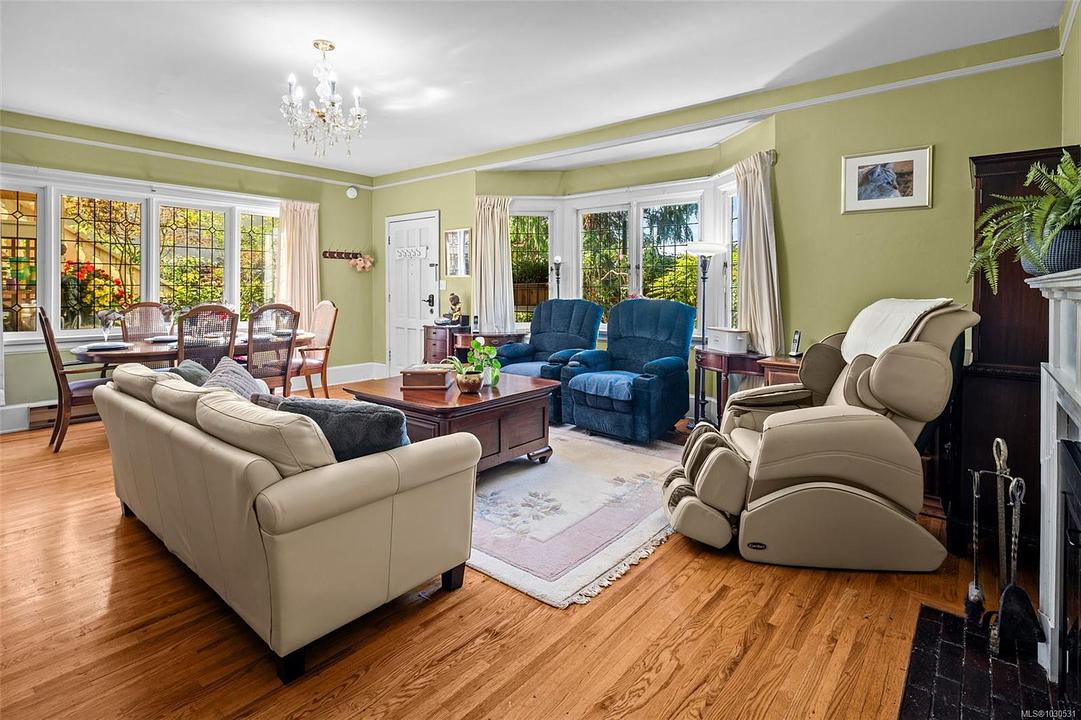 1043 Belmont Avenue, Victoria, BC