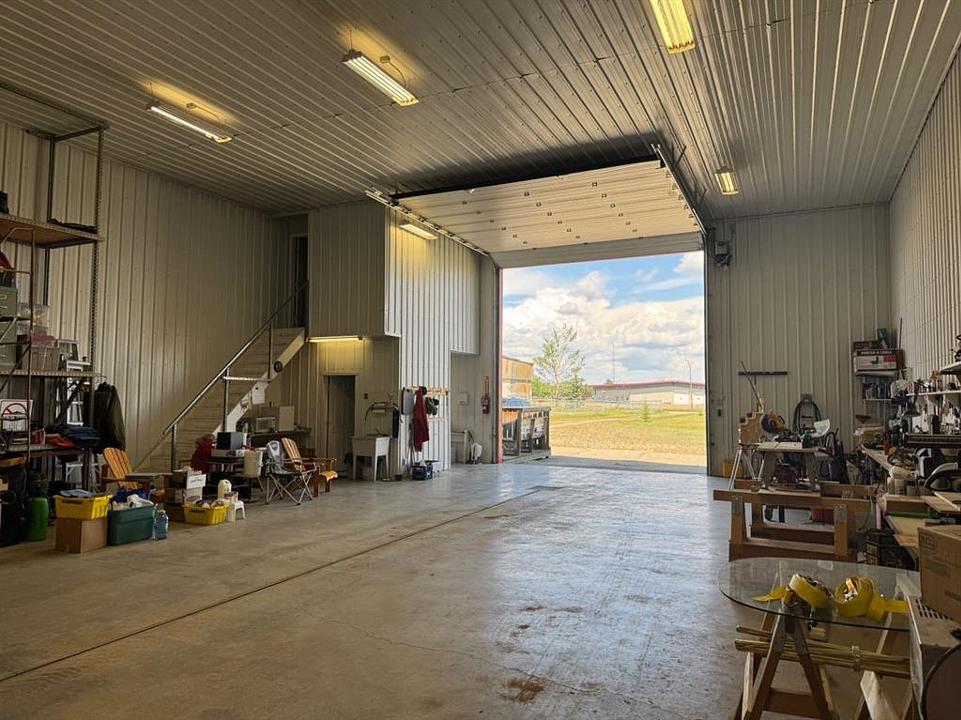 10933 90 Avenue, Fairview, AB