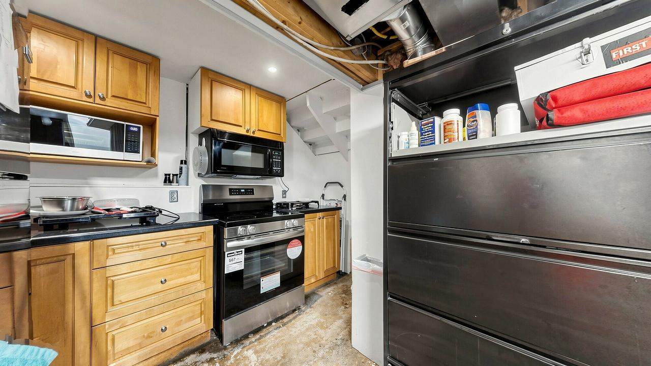 124 Main Street, Woodstock, ON