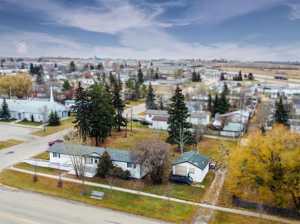 5302, 5304 & 5306 50 Avenue, Valleyview, AB