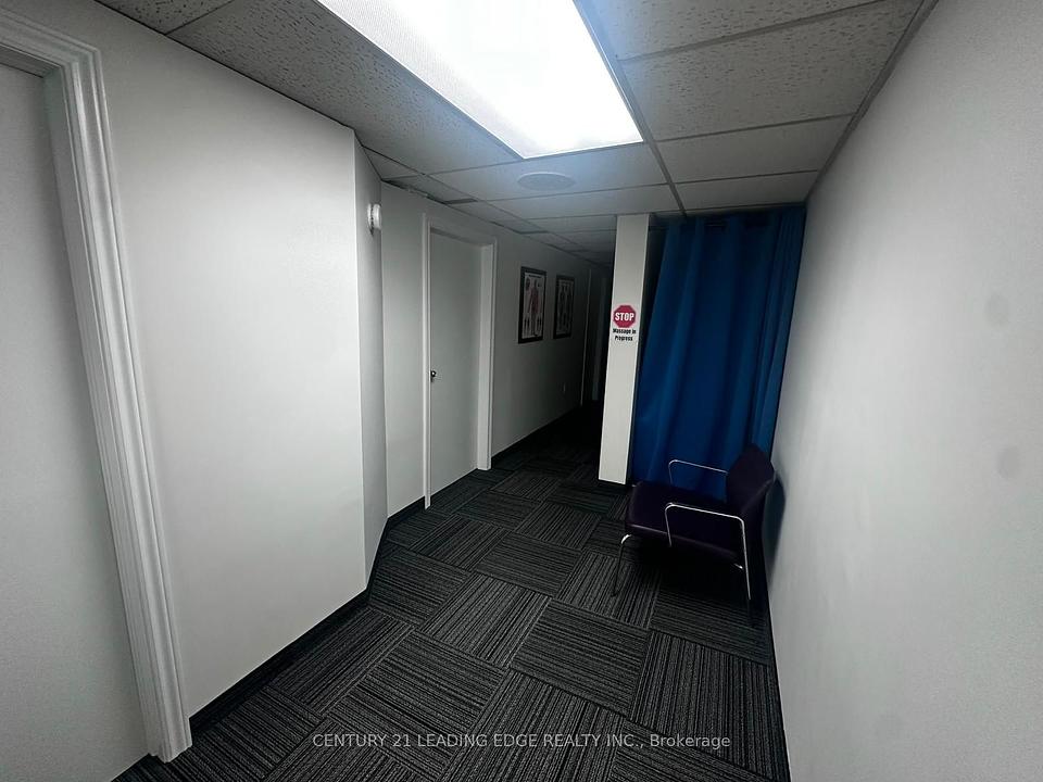 552 Sheppard Avenue West, Toronto, ON