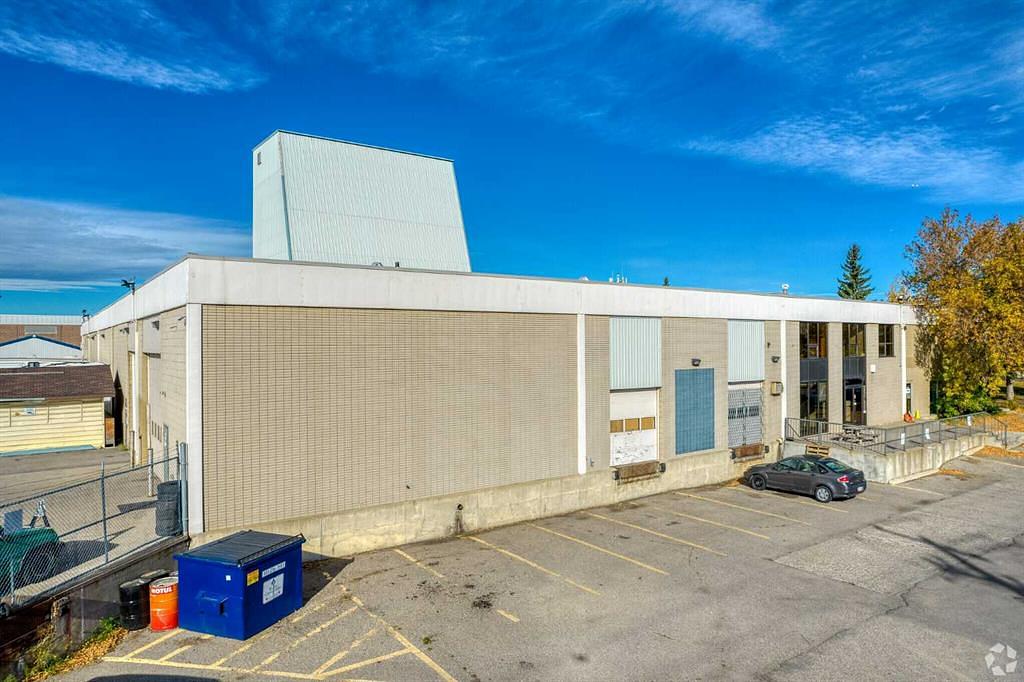 3 - 1415 28 Street Northeast, Calgary, AB