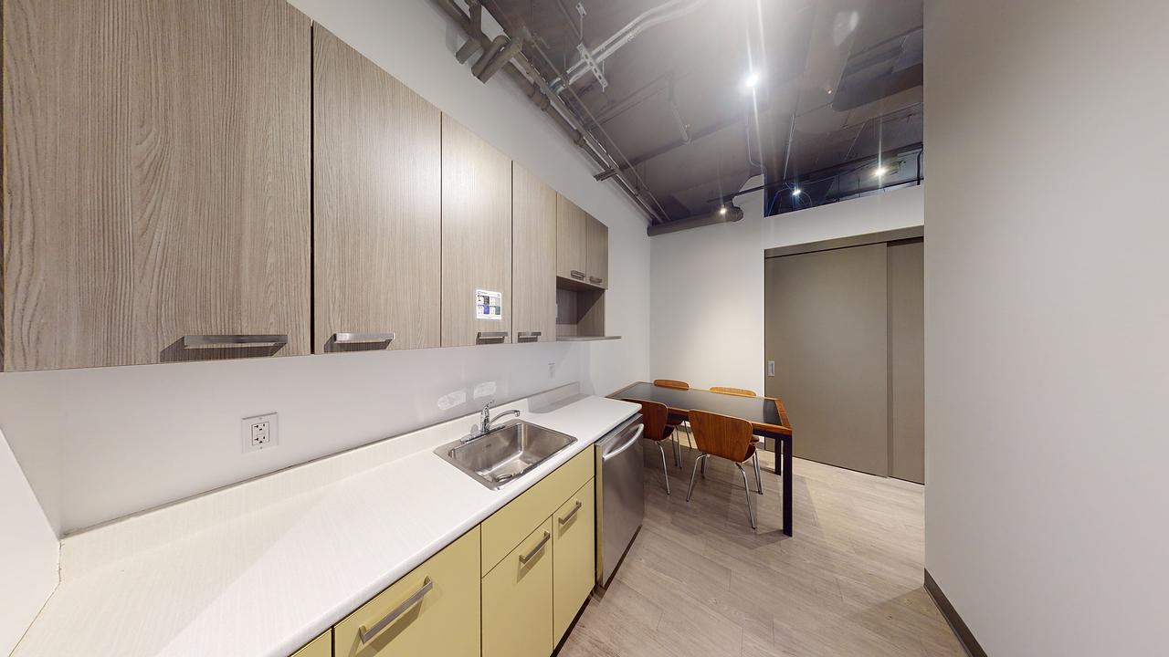621 - 111 Peter Street, Toronto, ON