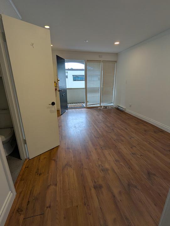 9 - 636 Clyde Ave, West Vancouver, BC