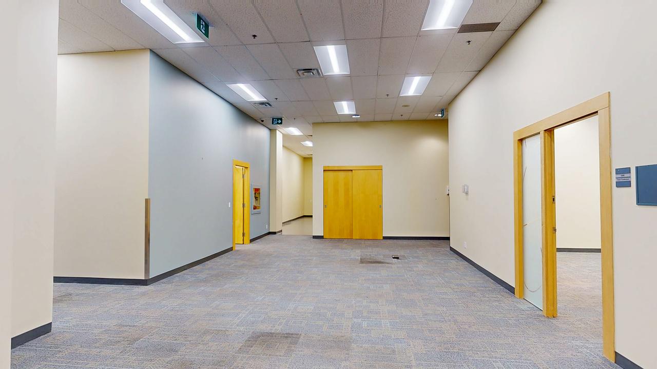 100 - 100 Milverton Drive, Mississauga, ON