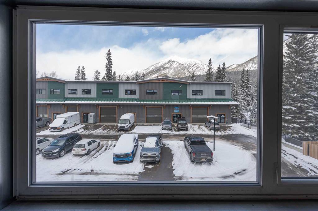 112 - 200 Alpine Meadows, Canmore, AB