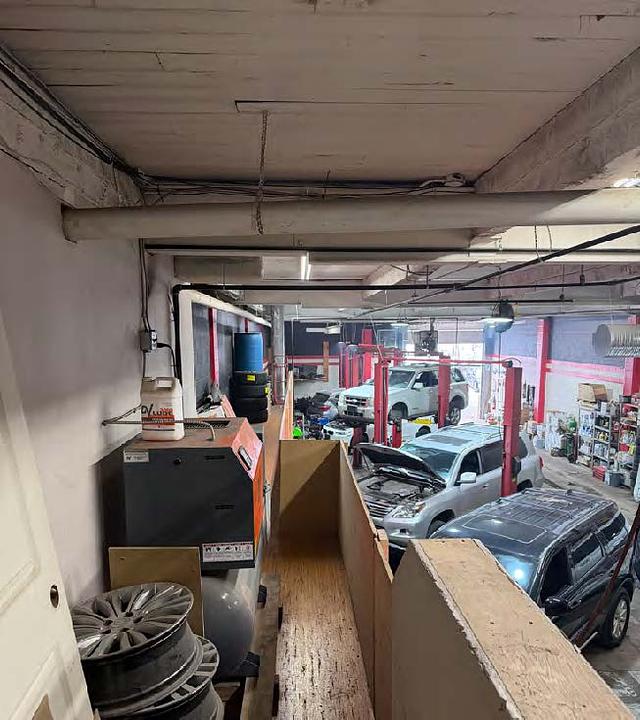 933a 48 Avenue Southeast, Calgary, AB