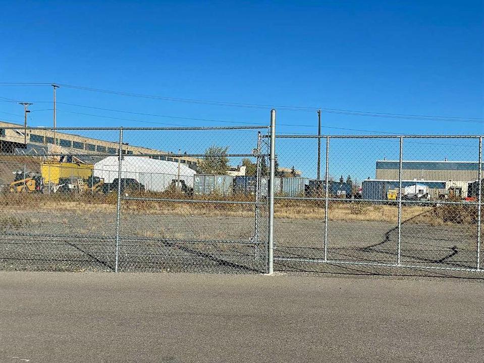 229 33 Street Northeast, Calgary, AB