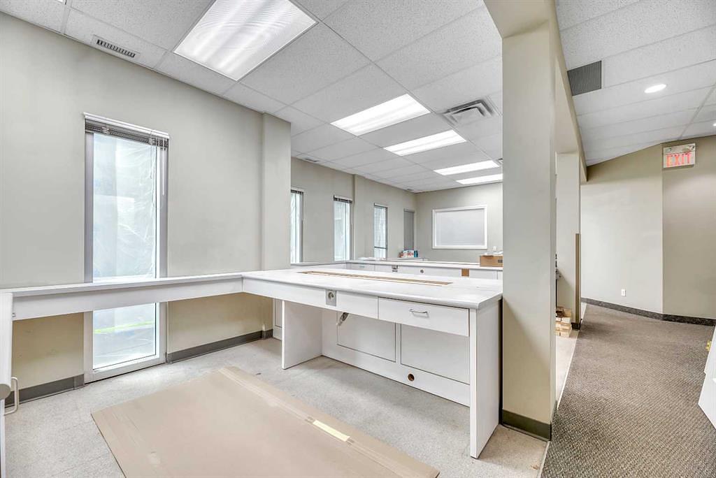 902 9 Avenue Southwest, Calgary, AB
