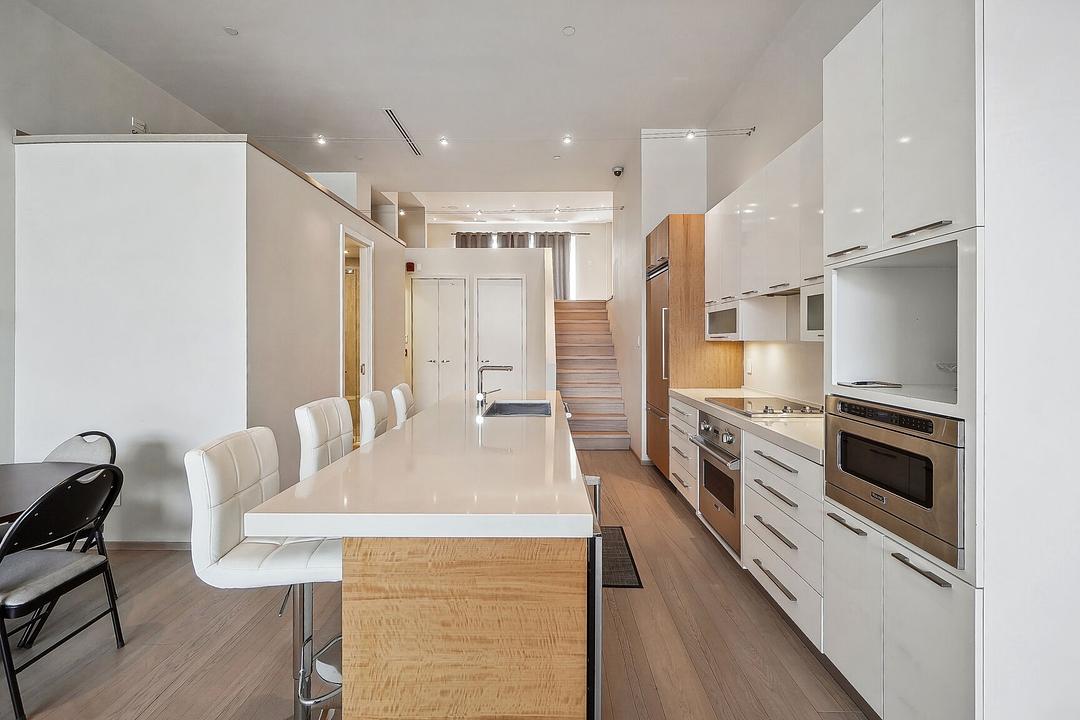 rdc-ss - 4920 Rue Sherbrooke Ouest, Westmount, QC