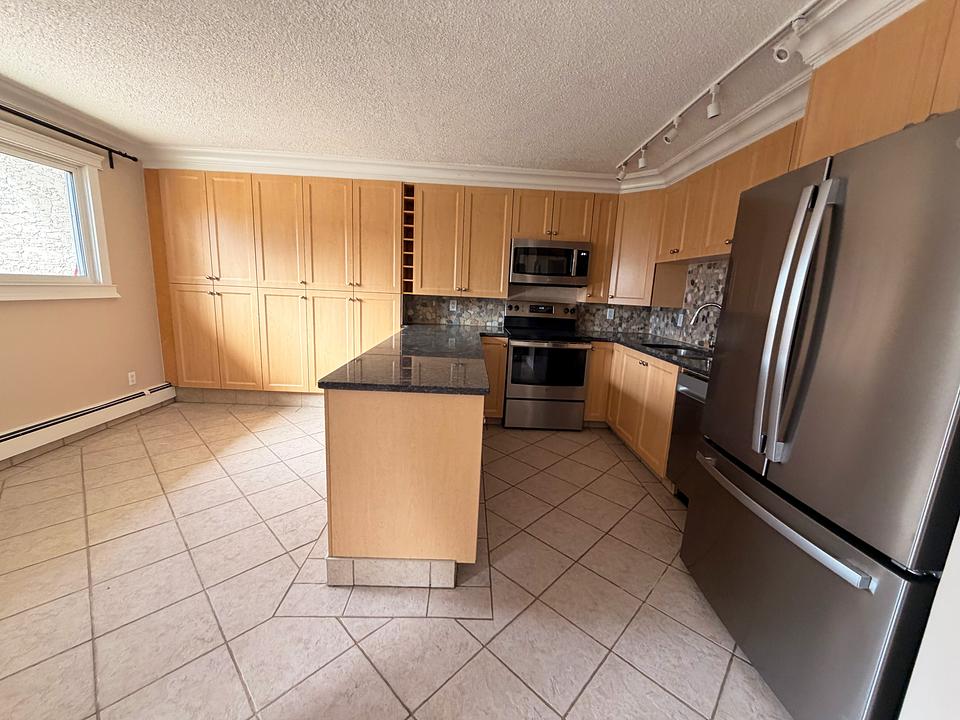 9342 103 Avenue Northwest, Edmonton, AB