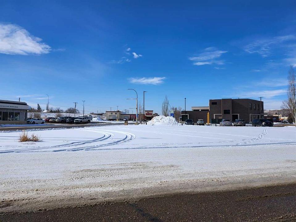 200 Railway Avenue East, Drumheller, AB
