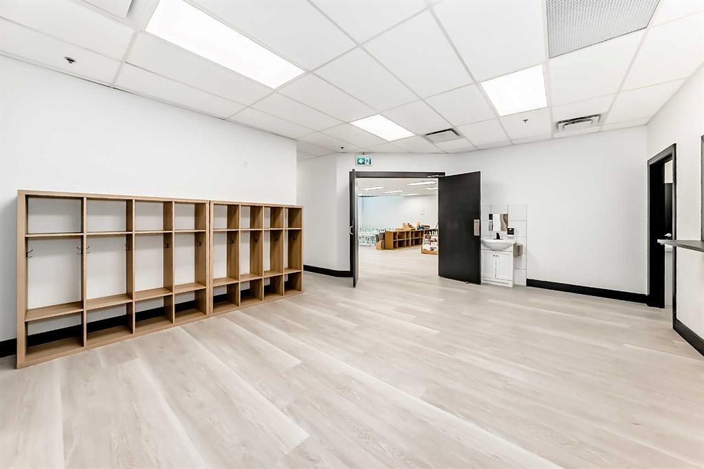 5,9,15 - 1015 Centre Street Northwest, Calgary, AB