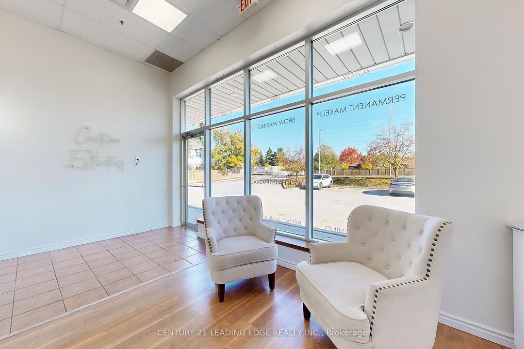 5 - 17080 Bathurst Street, Newmarket, ON