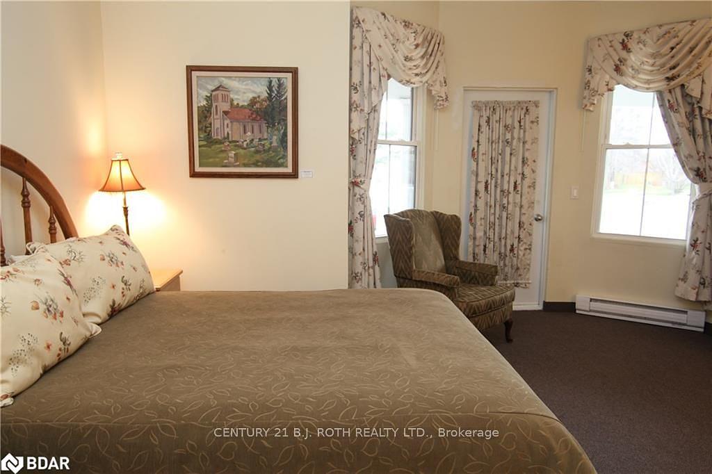 1 Berczy Street, Barrie, ON