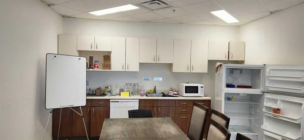8601 99 Street, Clairmont, AB
