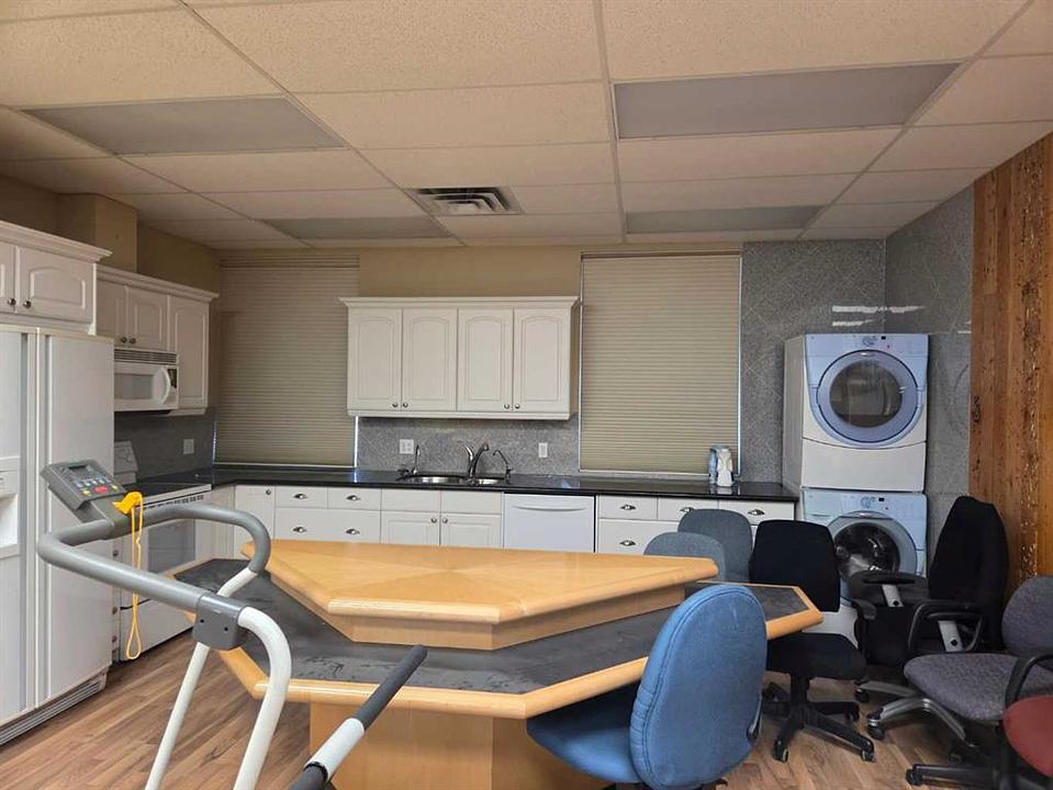 102 - 5917 1A Street Southwest, Calgary, AB